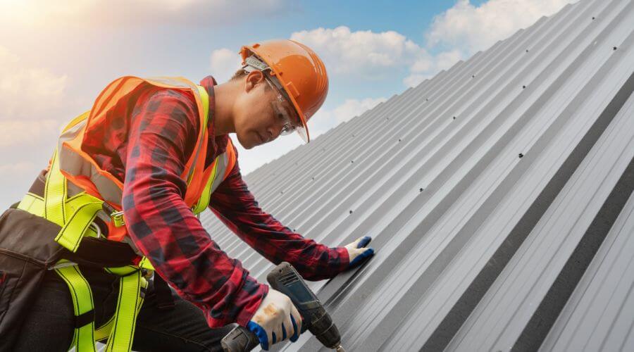 Professional gutter cleaning in Caspar, CA